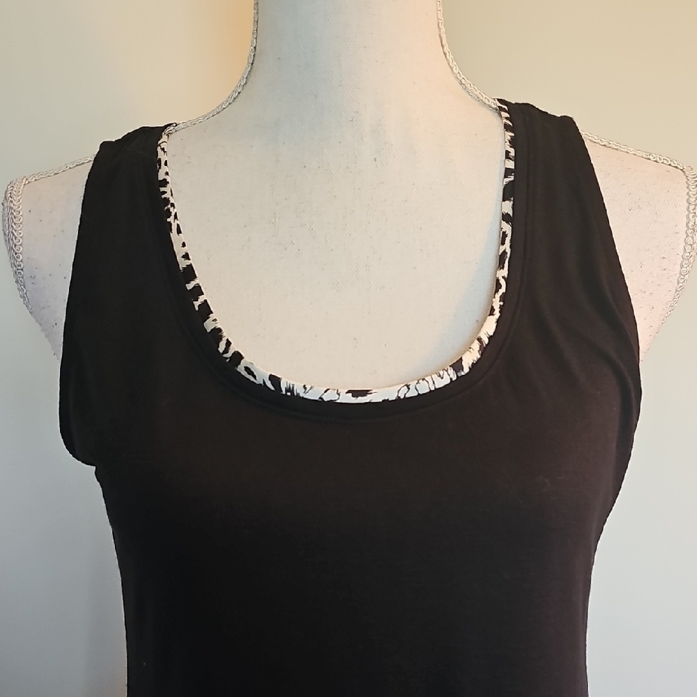 White House Black Market Black Tank Top with Pattern - Picture 2 of 6